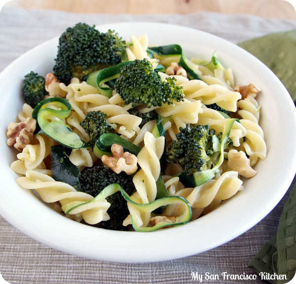 Broccoli walnut pasta